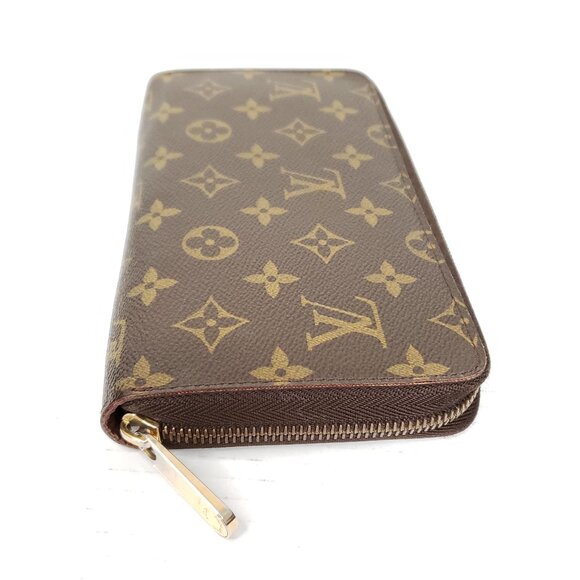 Louis Vuitton Wallet Organizer, Passport & Check Holder Monogram 300-101025 - Picture 3 of 16